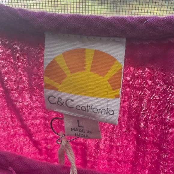 C&C California Fuchsia Ruffled Top - Picture 2 of 6